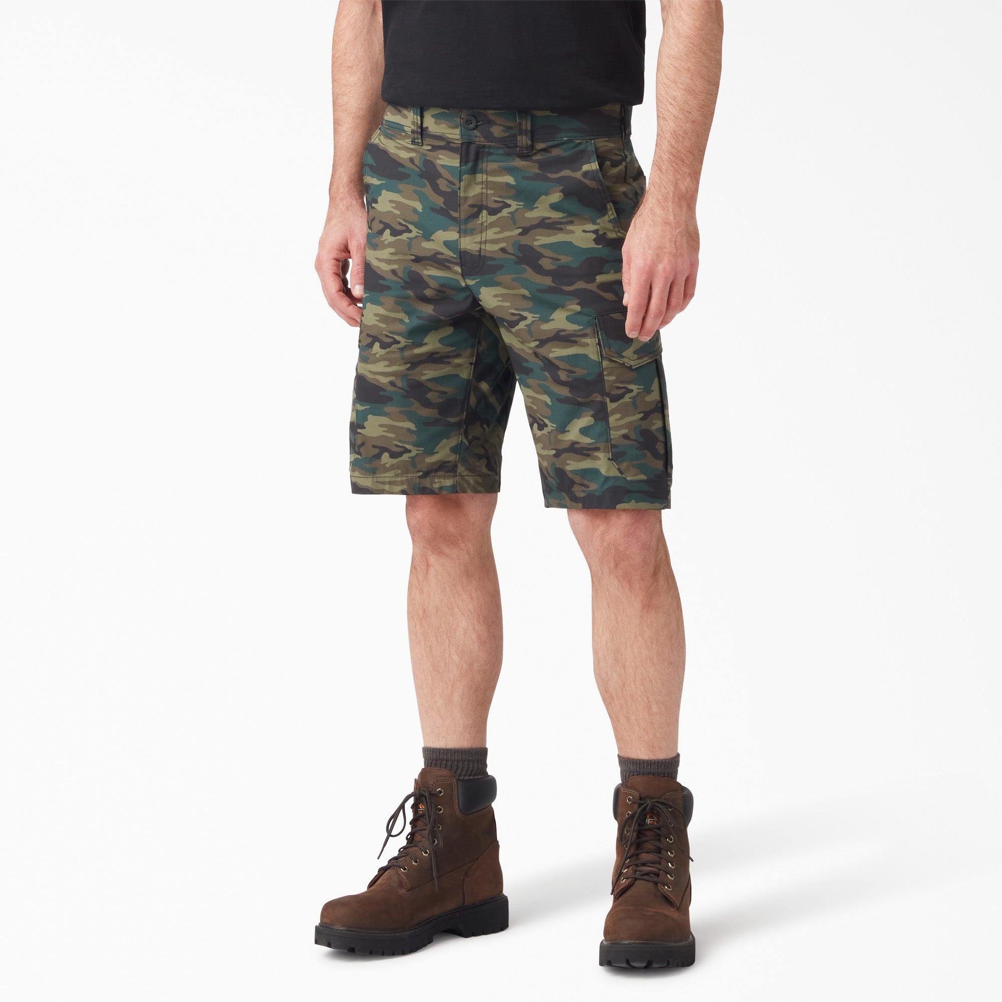 FLEX Cooling Regular Fit Cargo Shorts. 11